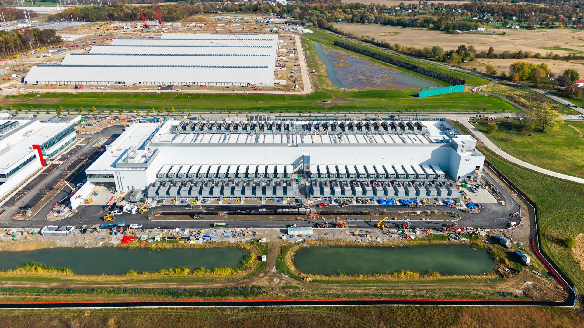 Aerial view of construction of new data centre and AI hub in the suburbs of Columbus city, Ohio.