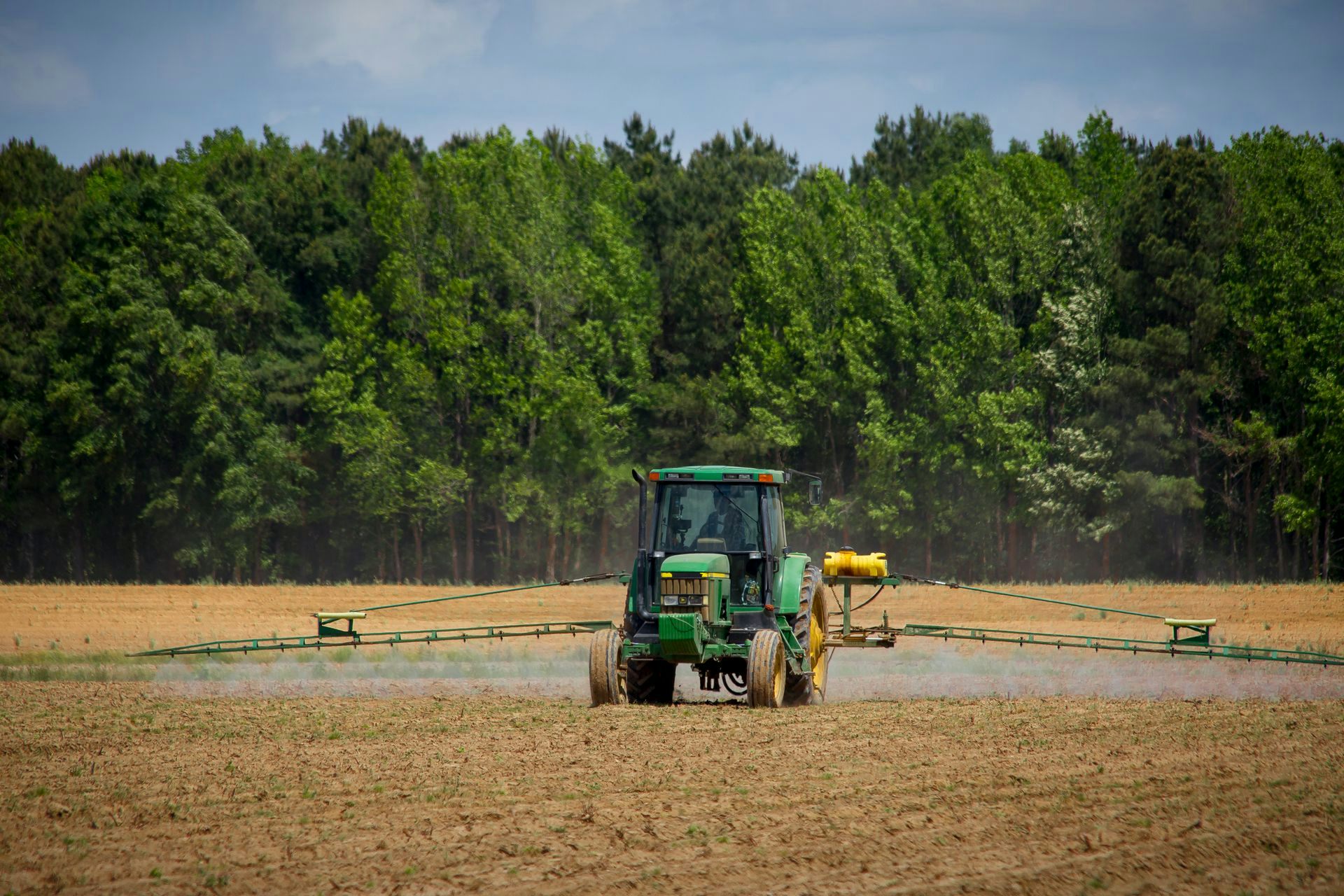 Does paraquat cause Parkinson’s? Here’s what the evidence says about this common weed killer