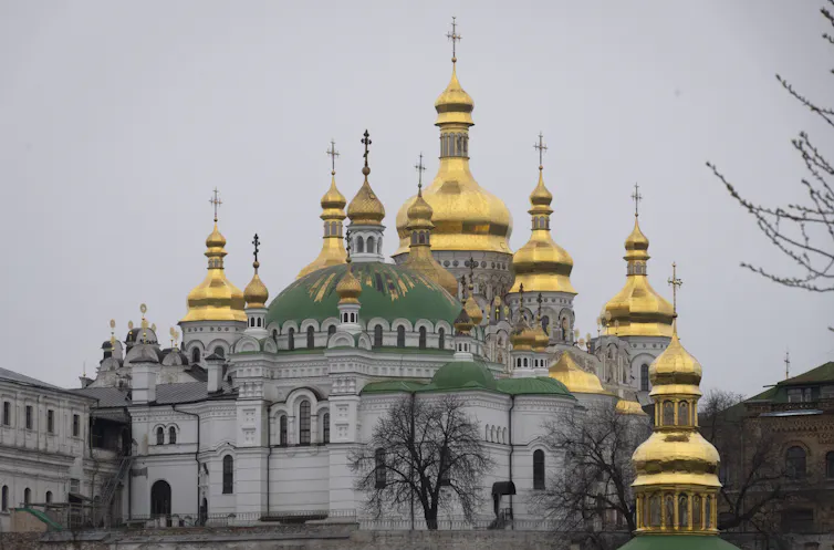 Печерский монастырь, также известный как Киево-Печерская Лавра, одно из самых святых мест православных христиан, в Киеве, Украина, четверг, 23 марта 2023 года.
