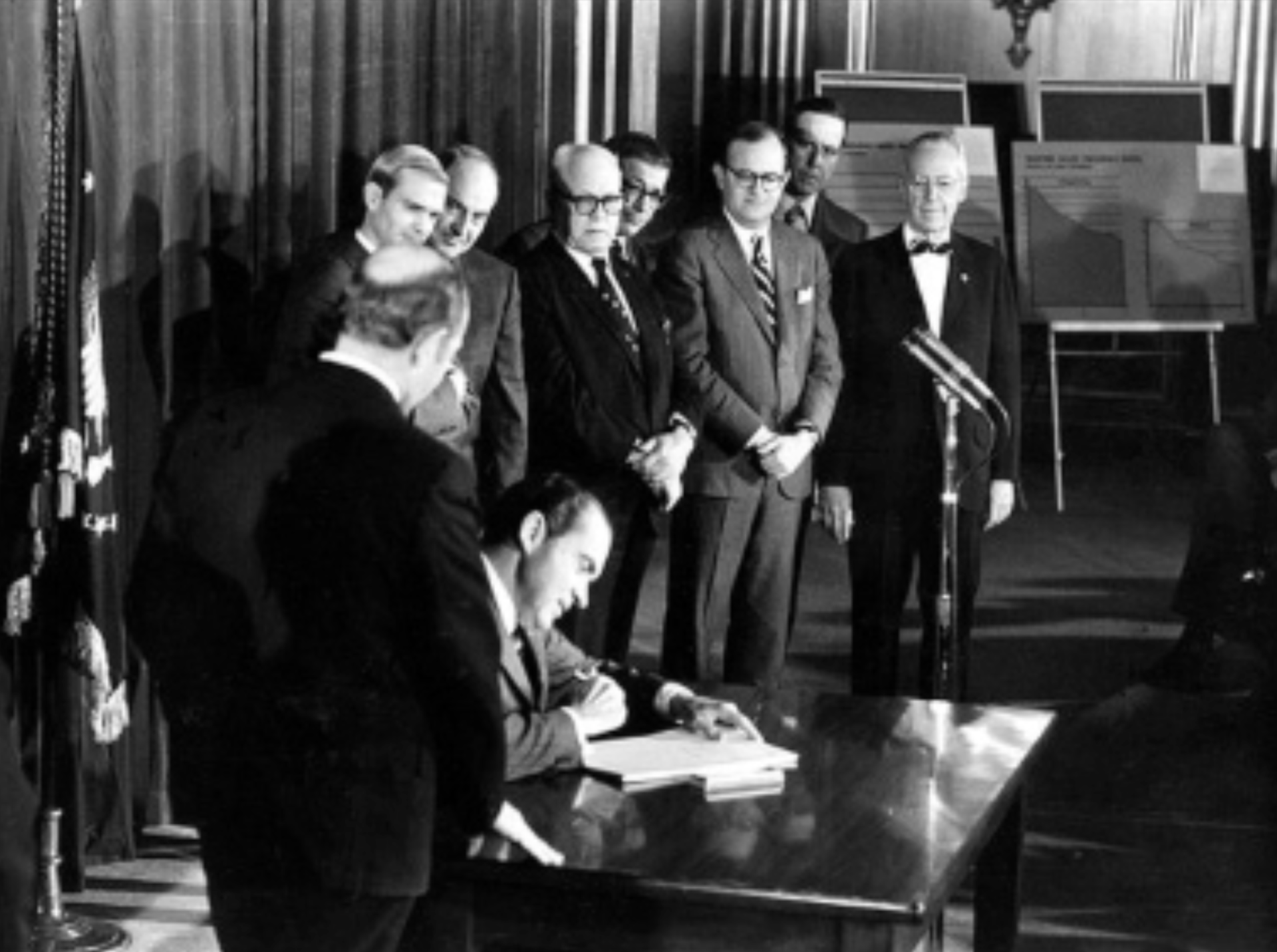 Le président Nixon signe l’Occupational Safety and Health Act en Décembre 1970