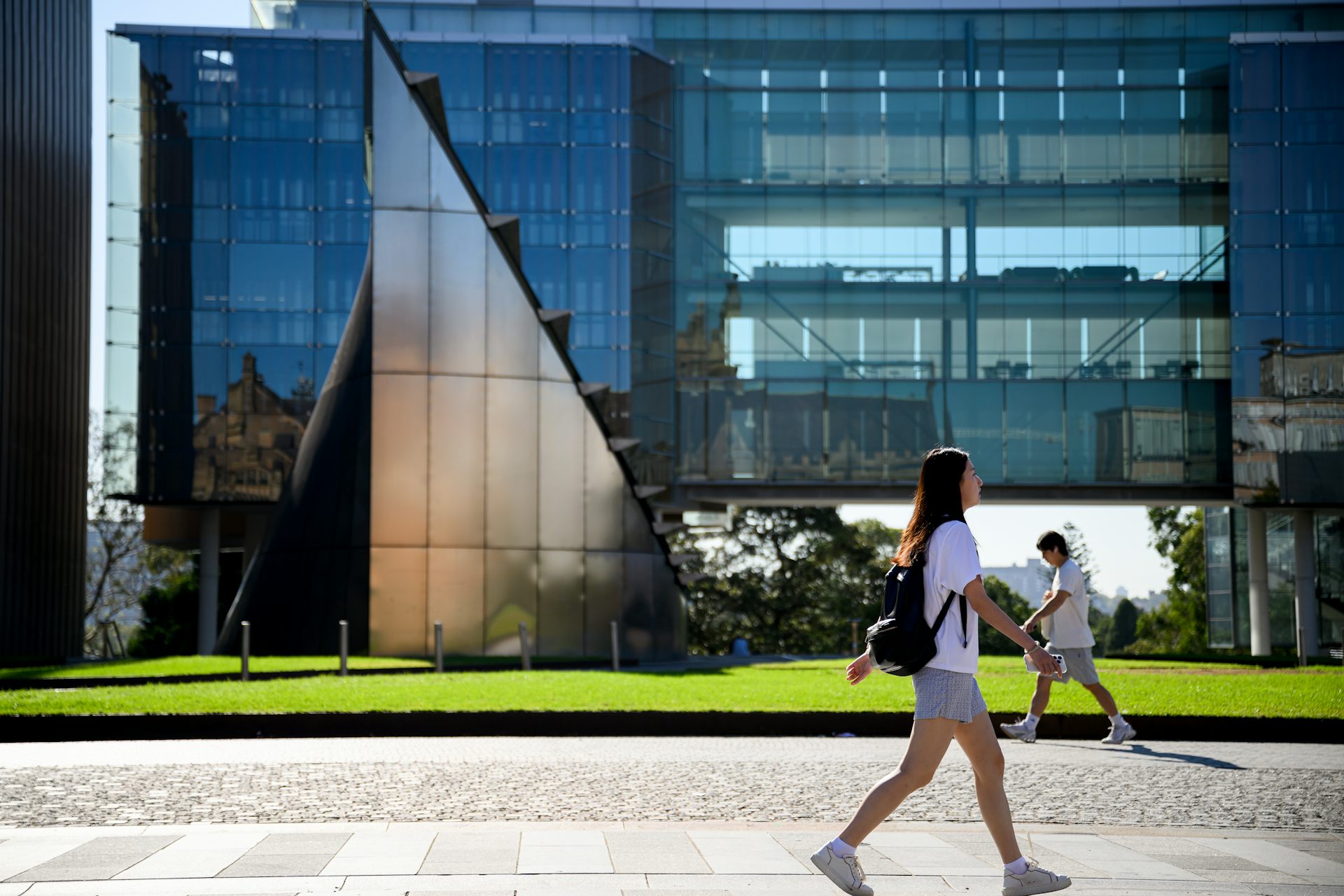 Australia Faces Threat of Losing Its ‘Corporate Brain’ as High-Value Jobs Move Offshore