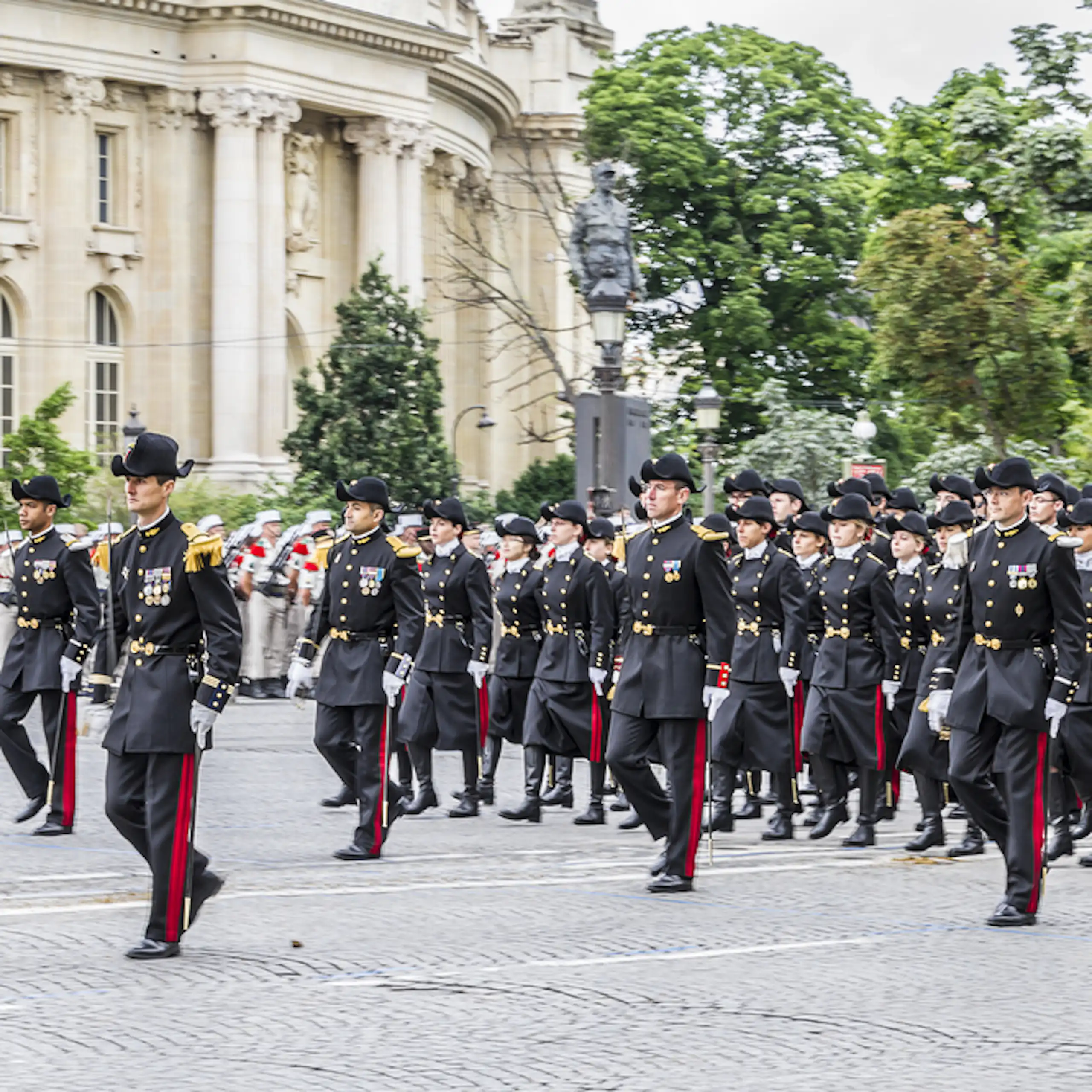 Des élèves de Polytechnique lors de la parade militaire du 14 juillet 2012.