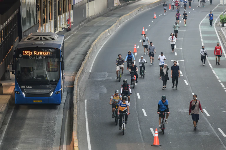 Negara perlu membangun ruang olahraga publik yang mudah diakses masyarakat.
