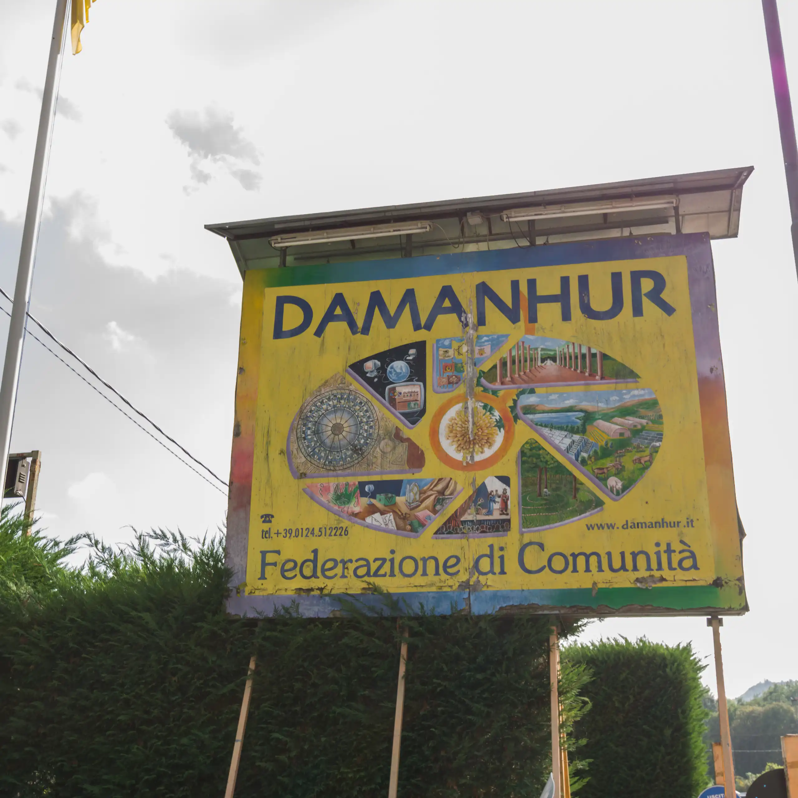 Image du panneau d'entrée de la « Fédération de la communauté ».