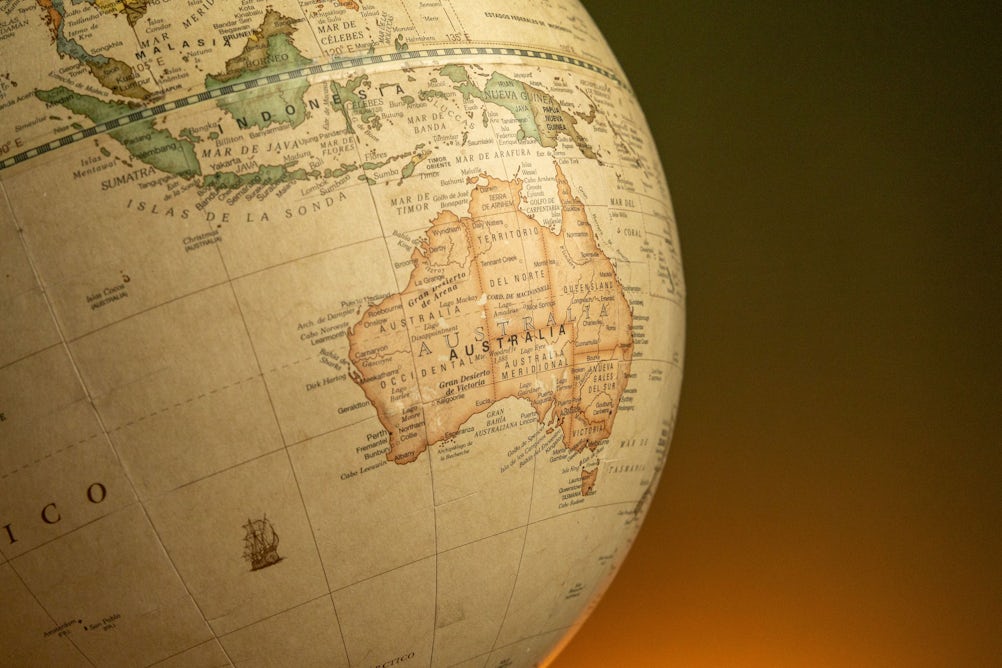 theconversation.com - Frank Bongiorno - Australians are hungry for new history books - but historians are pressured not to publish locally