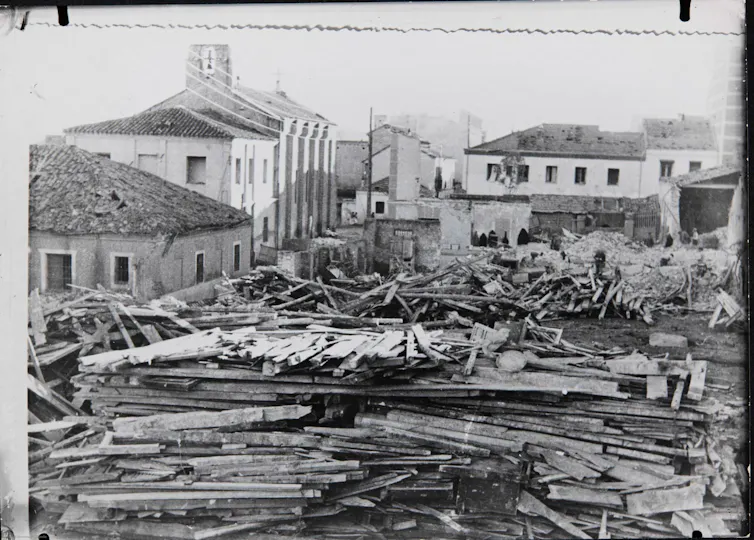 Edificios destruidos por los efectos de la guerra civil española.