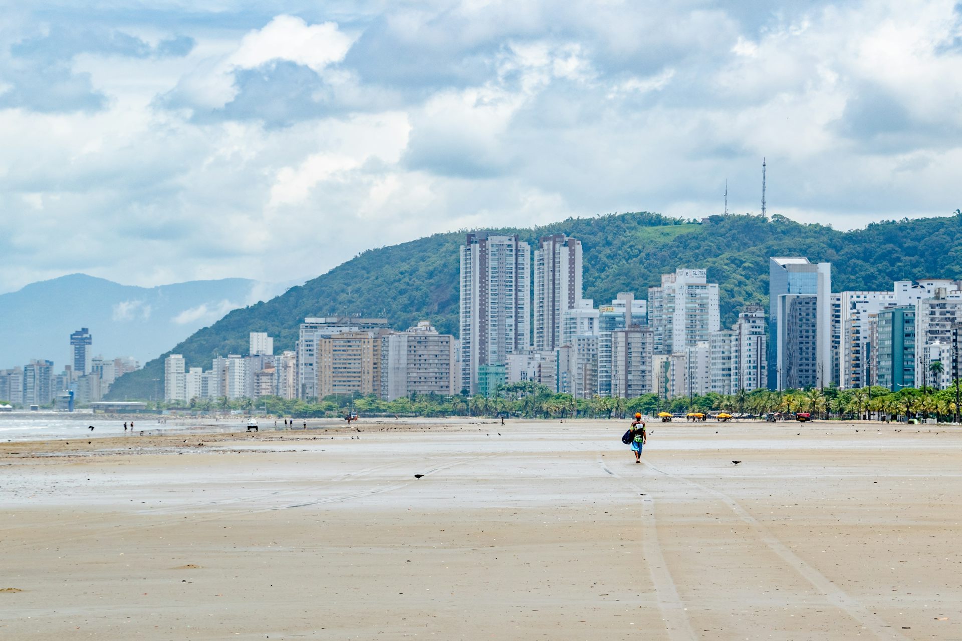 Vue de Sao Paulo depuis la plage.
