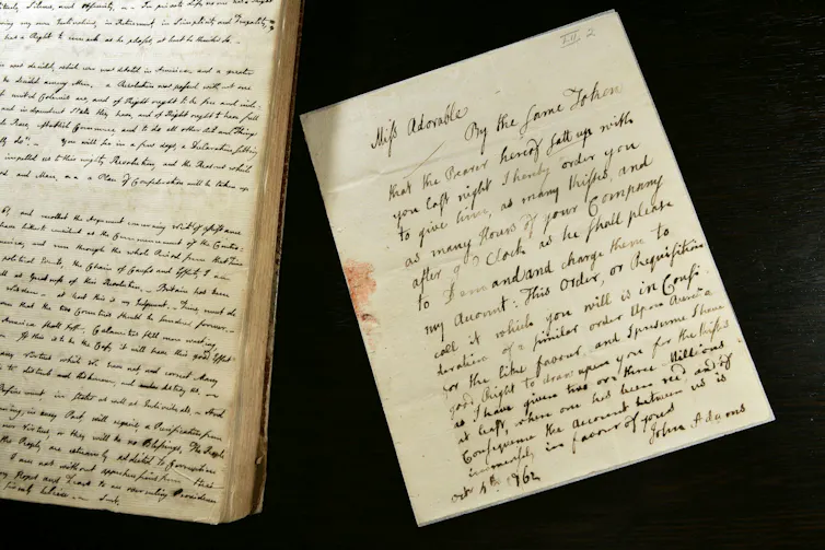 Cuando "hombre" no significaba humanidad: cómo el lenguaje excluyó a las mujeres durante siglos 1 Viejas cartas escritas a mano.