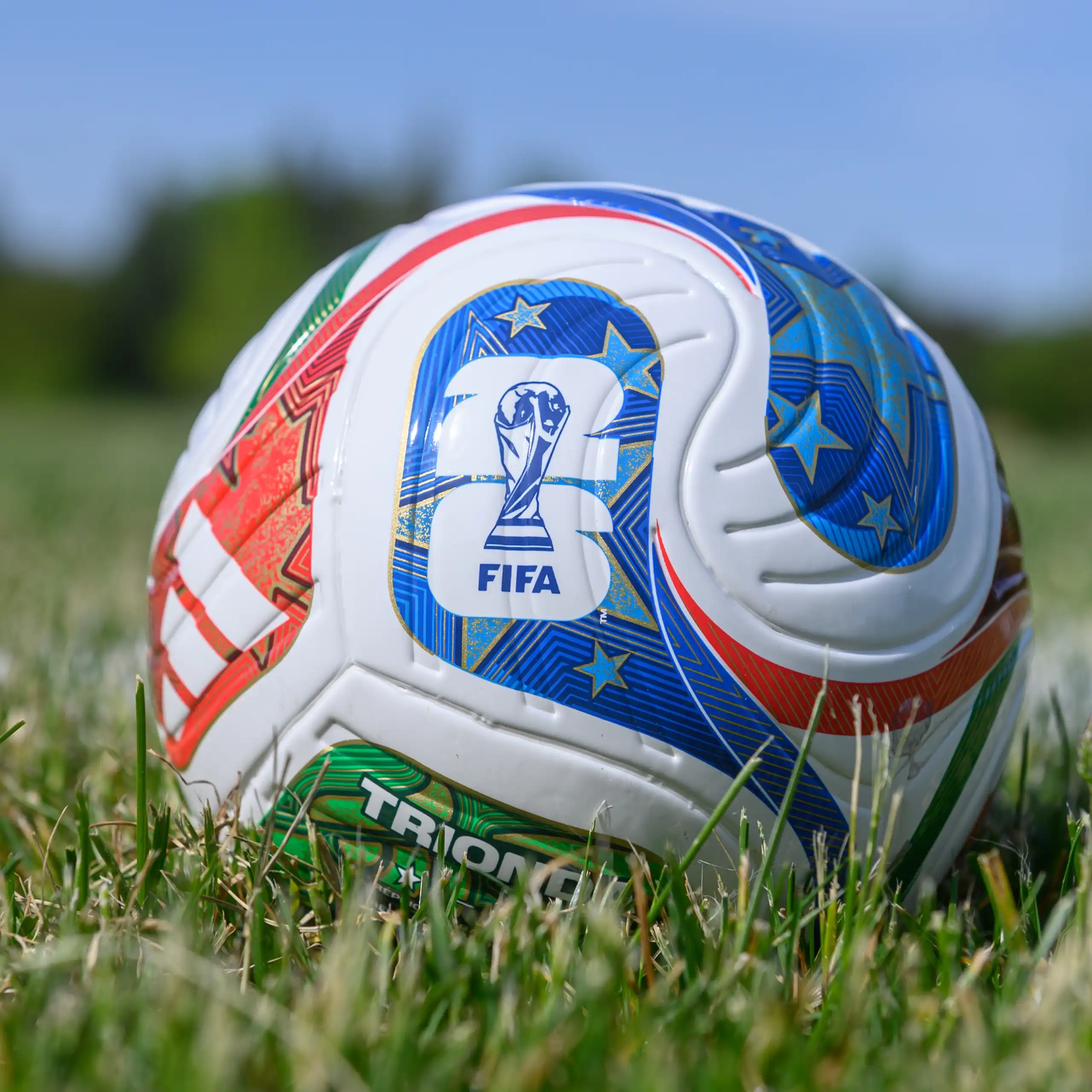 Ballon de football avec le logo de la FIFA.