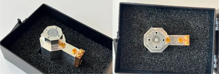Une cavité d’aluminium pouvant contenir des ondes électromagnétiques du spectre des micro-ondes