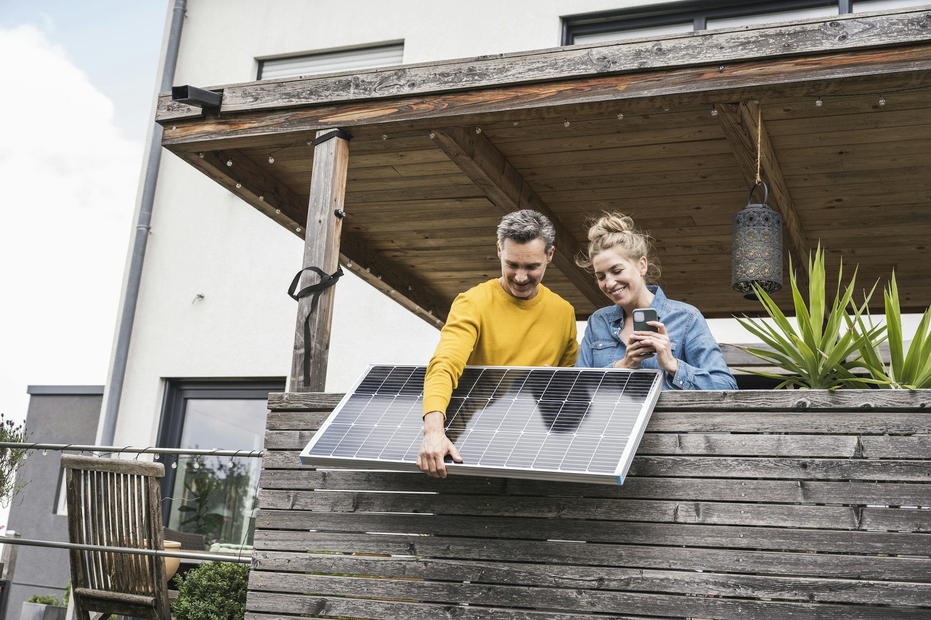 EduWireDaily — ‘Balcony solar’ and plug-in systems could help cut your energy costs. But only if rules change
