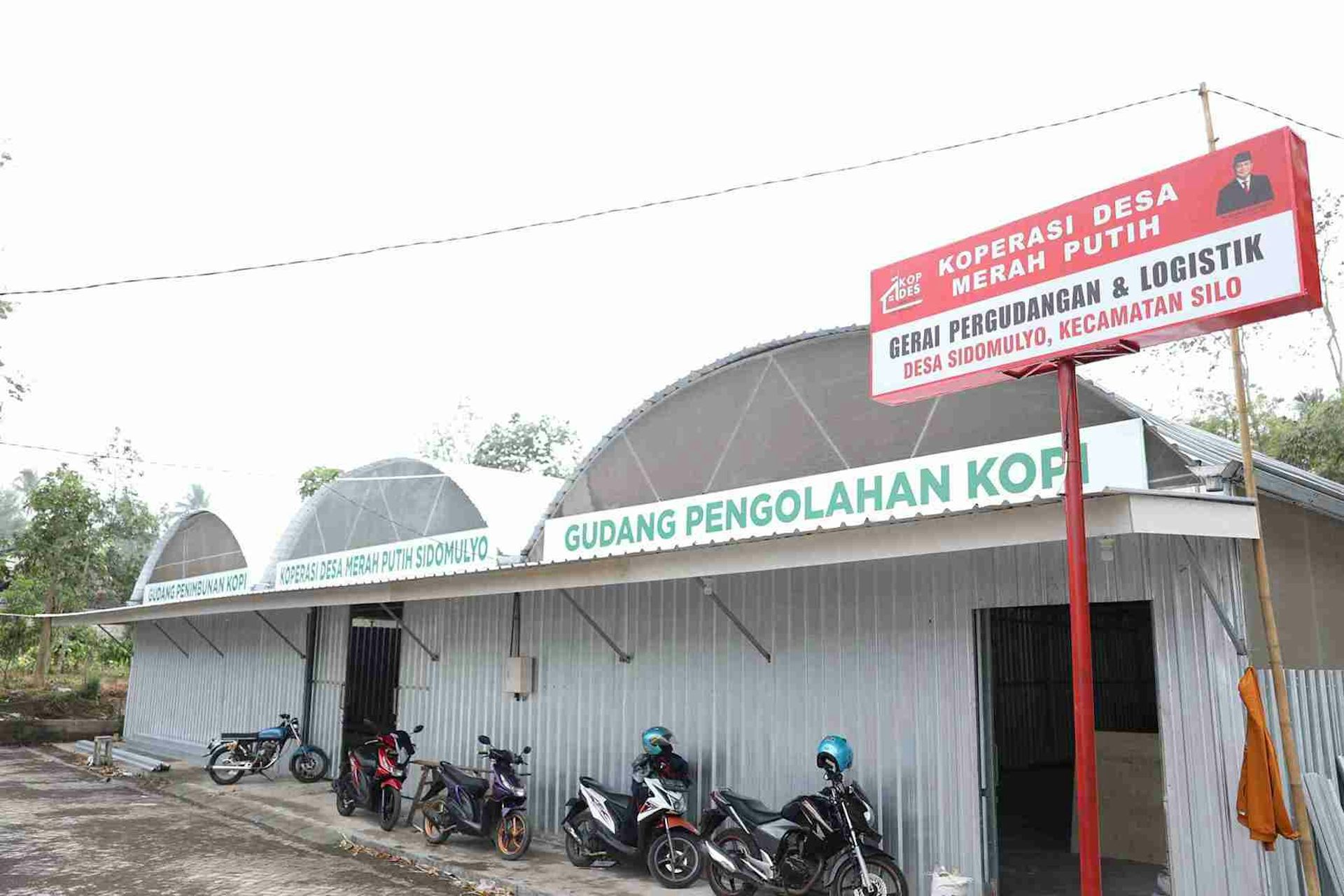 Kopdes, Merah Putih, koperasi