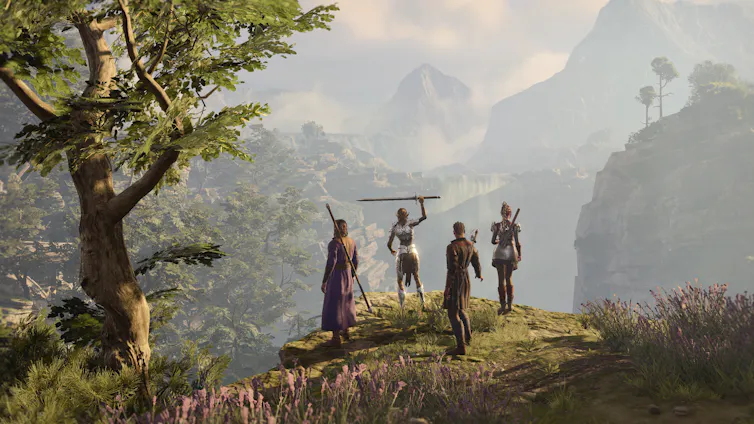 Cuatro personajes con armas medievales observan a lo lejos el paisaje en medio de una montaña.