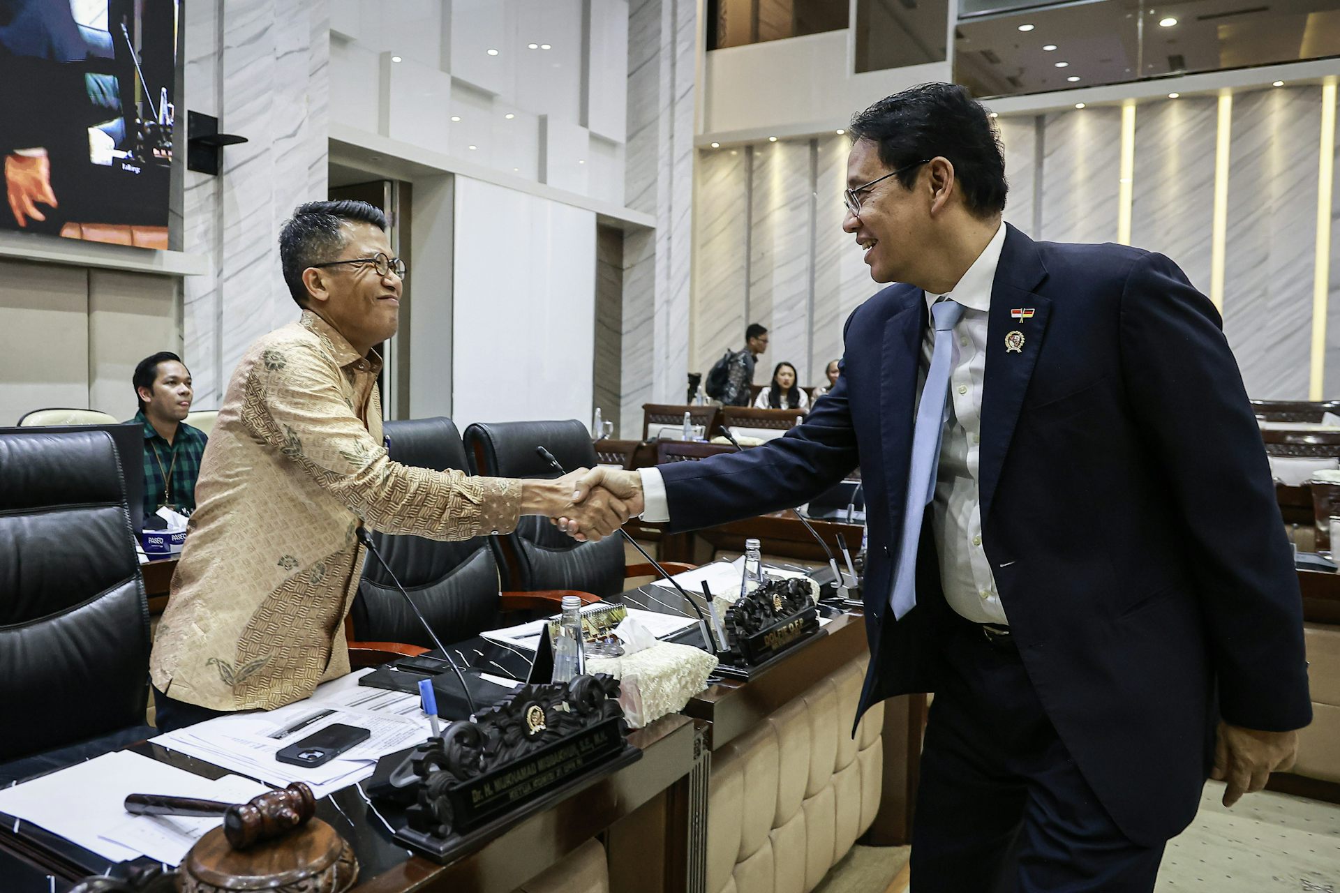 Dalam memperingati hari pajak nasional, kita perlu merenungkan mengapa rasio pajak nasional selalu turun beberapa tahun terakhir