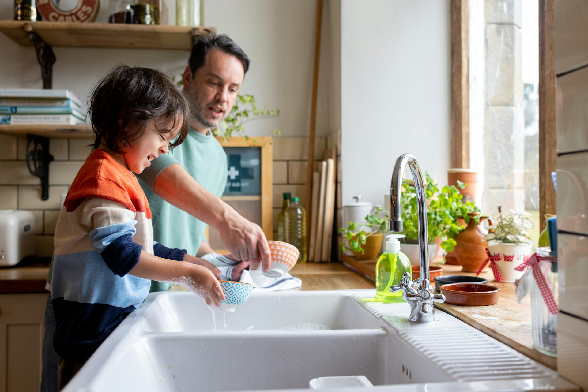 Chores or no chores? The economic psychology of giving kids pocket money