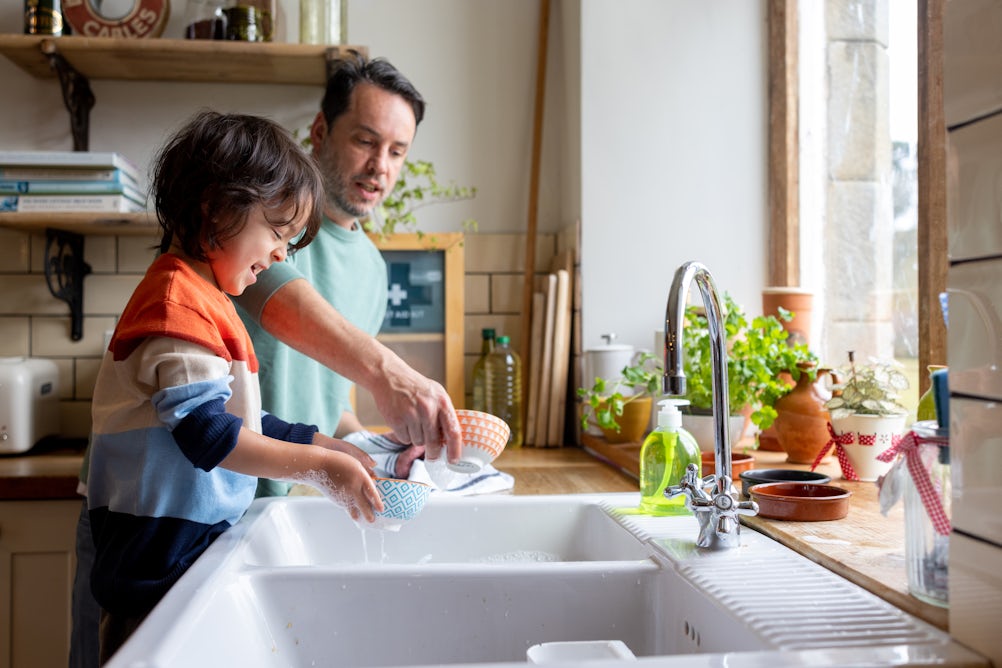 theconversation.com - Gigi Foster - Chores or no chores? The economic psychology of giving kids pocket money
