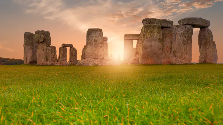 Panoramic view of stonehenge at sunset