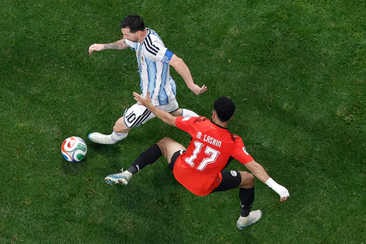 VAR-Kontroversen bei der Weltmeisterschaft zeigen, warum menschliche Schiedsrichter entscheiden sollten, wo potenzielle Fouls beginnen VAR-Kontroversen bei der Weltmeisterschaft zeigen, warum menschliche Schiedsrichter entscheiden sollten, wo potenzielle Fouls beginnen