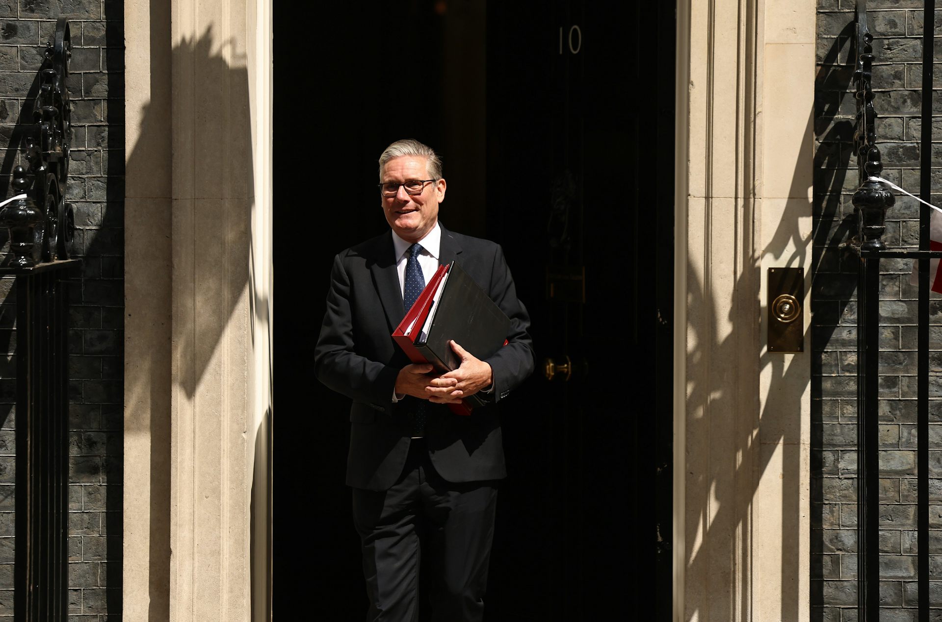 Keir Starmer leaves Downing Street for the last time as Andy Burnham becomes prime minister