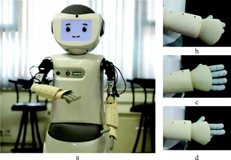Un robot mostrando las manos