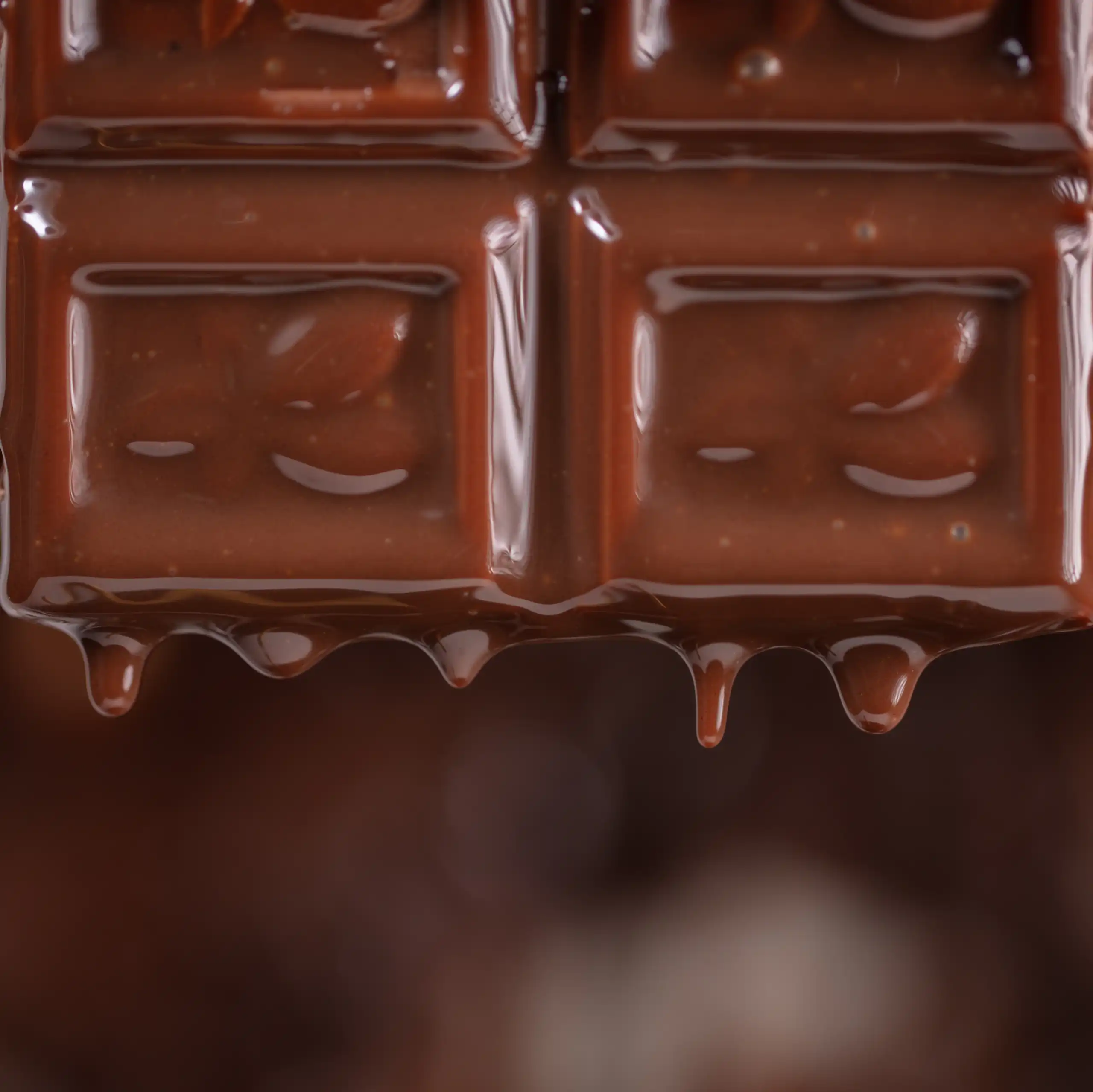 Un morceau de chocolat en train de fondre.