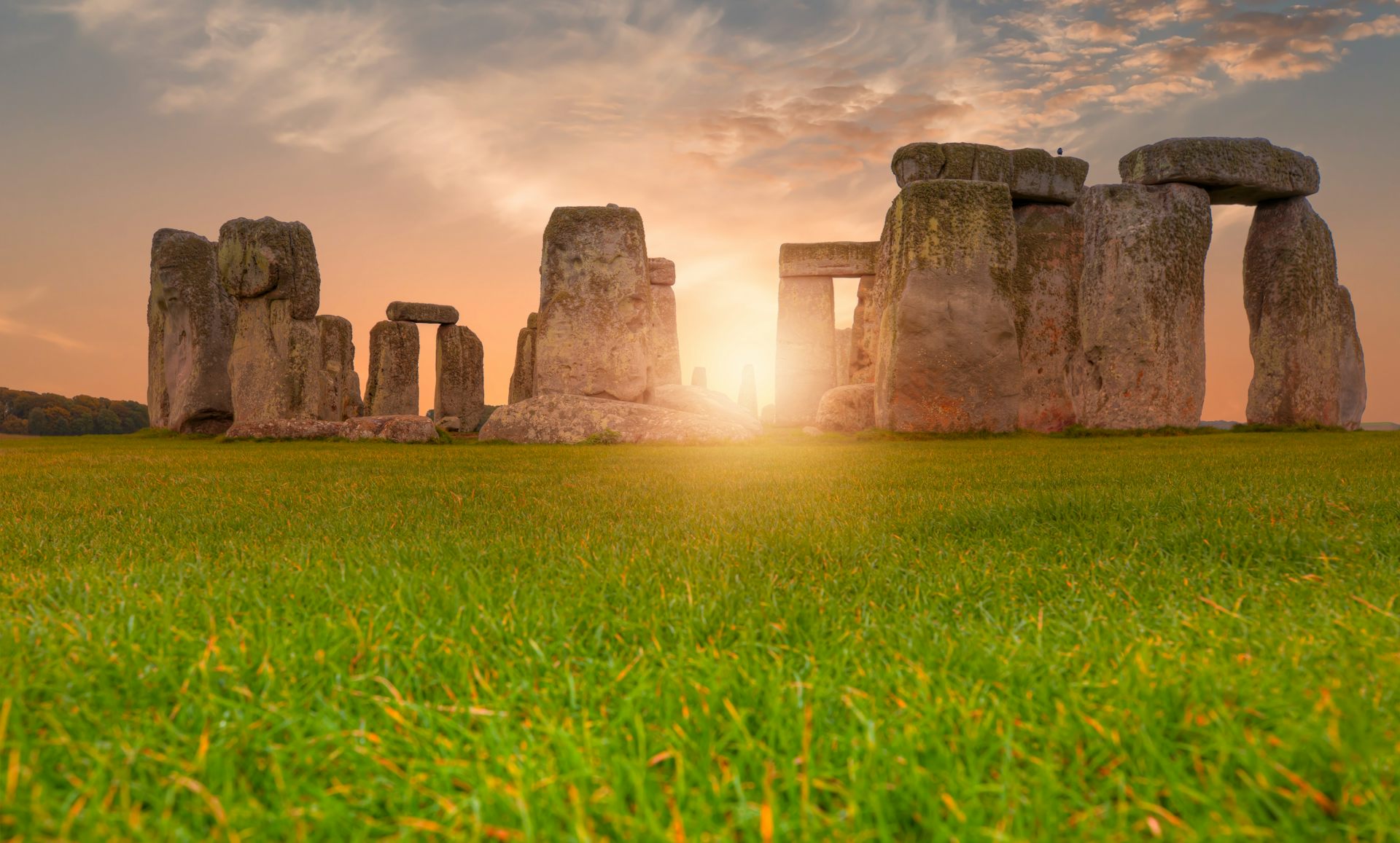 Vista panorâmica de Stonehenge ao pôr do sol