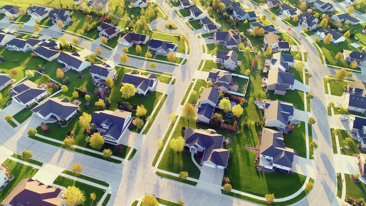 theconversation.com - Daniel Kramer - HOAs are often barriers to sustainable landscaping and solar energy - here's how they could be bridges instead