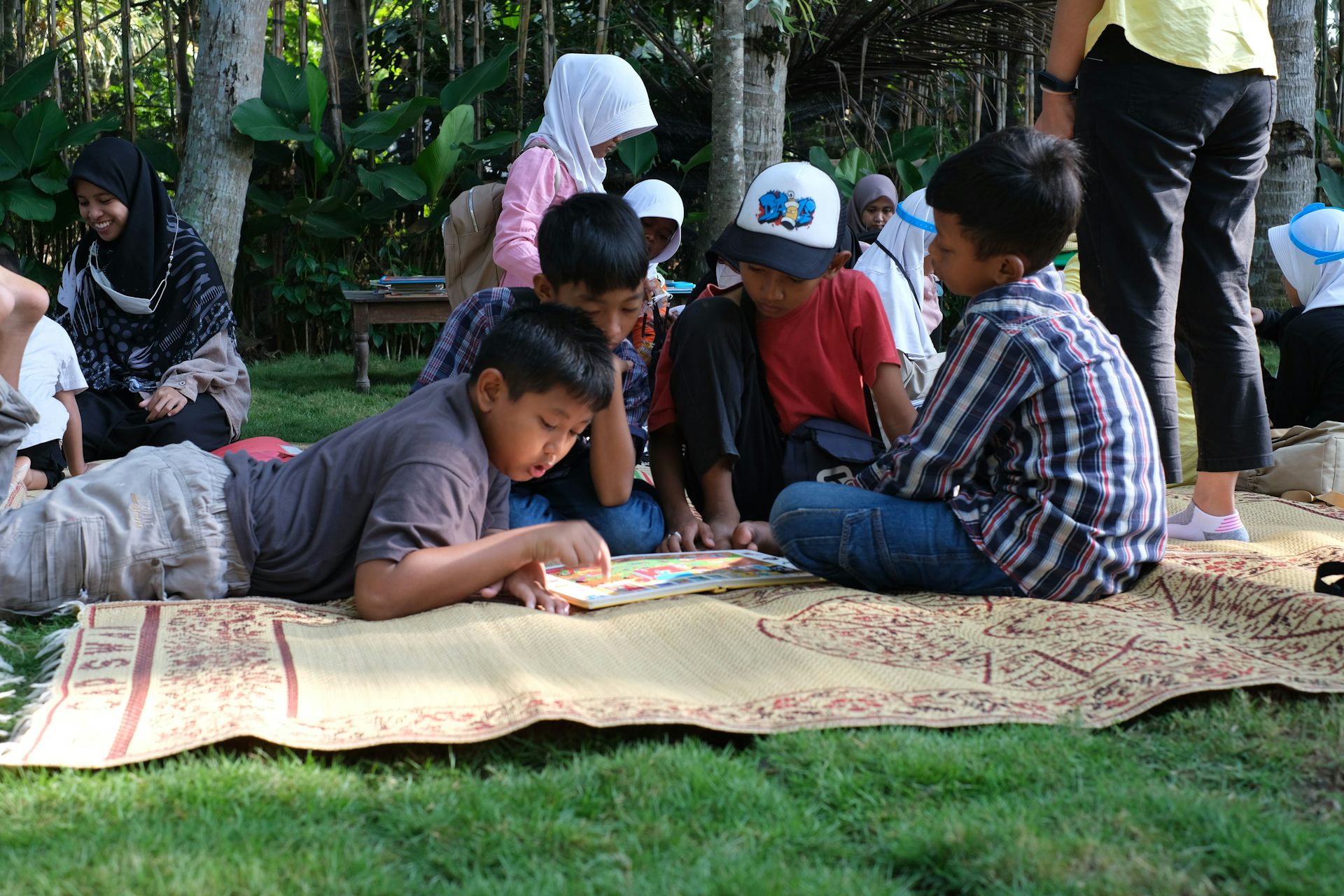 Anak SD apakah sudah harus bisa membaca?