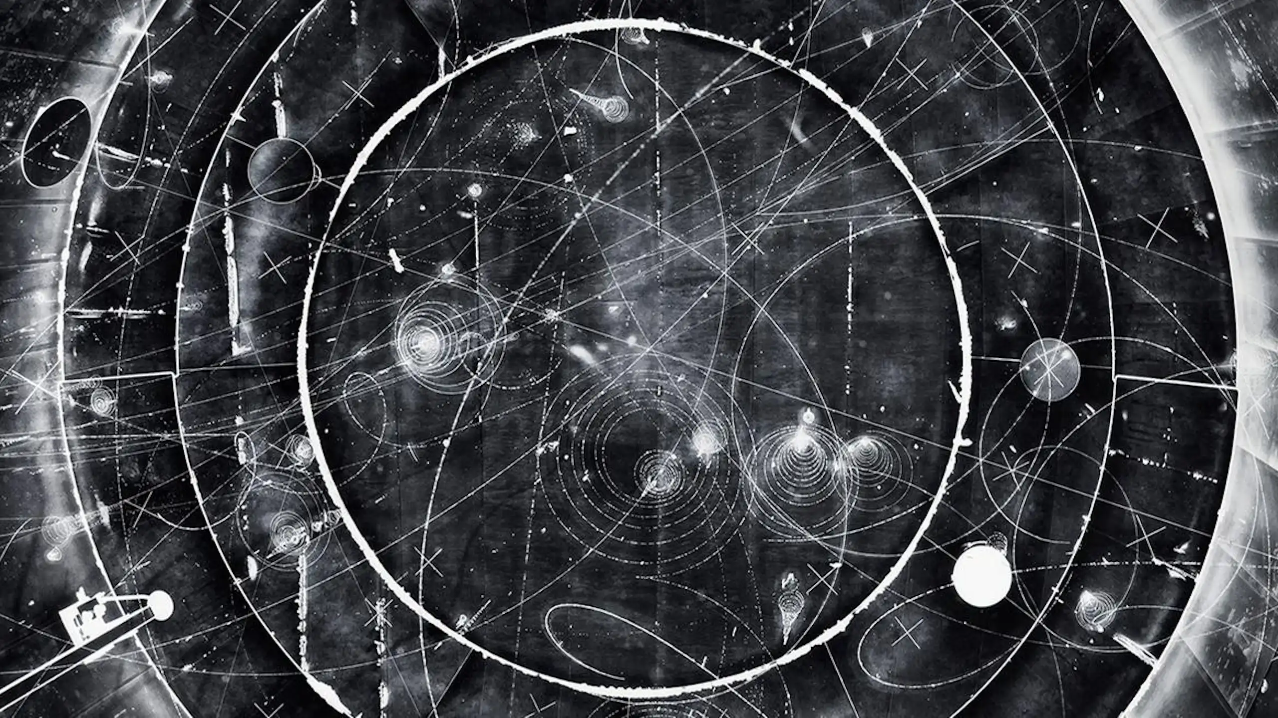 Détail d’un cliché révélant le passage de particules subatomiques.