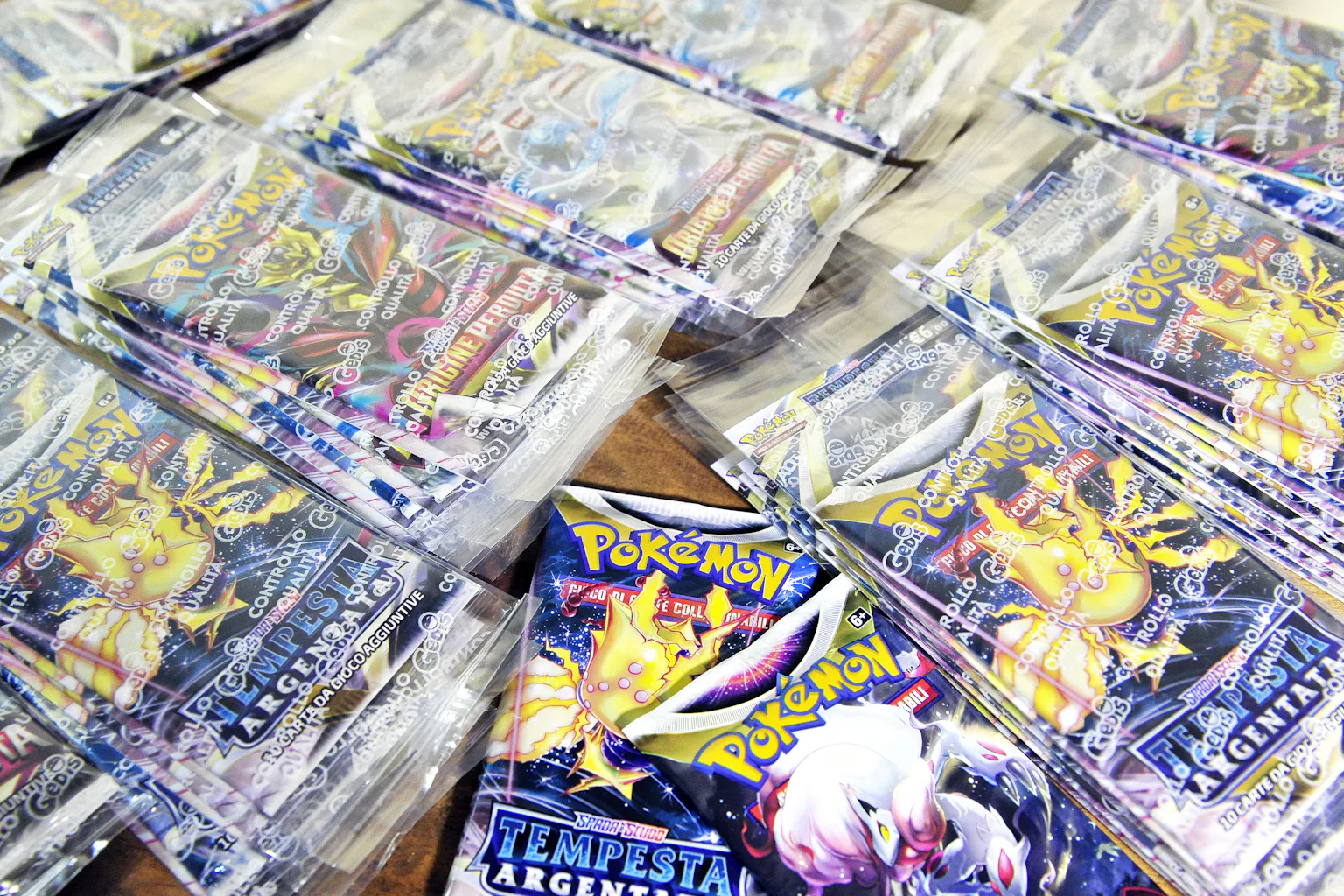 ultra rare pokemon card packs 10 Lot with 1 Guaranteed EX Card!!!! + 1 Sealed Booster Pack! : Toys & Games Expand your Pokemon card collection with the Ultra Rare Battle Bundle Pokemon Card S 100-Pack Lot