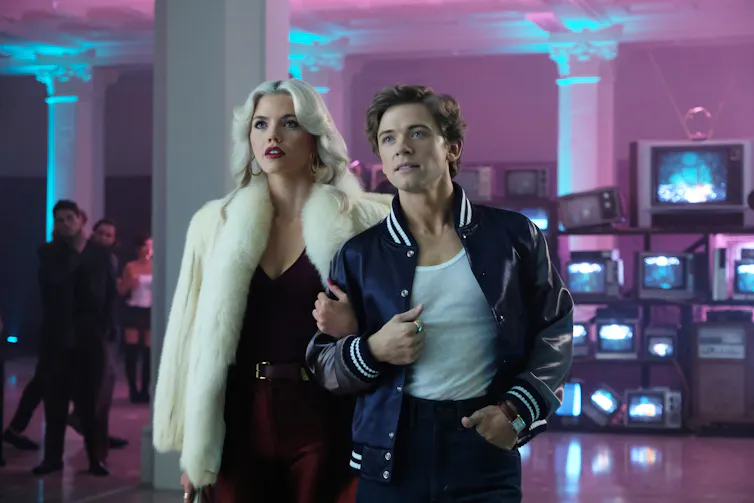 Production image: boyfriend and girlfriend.