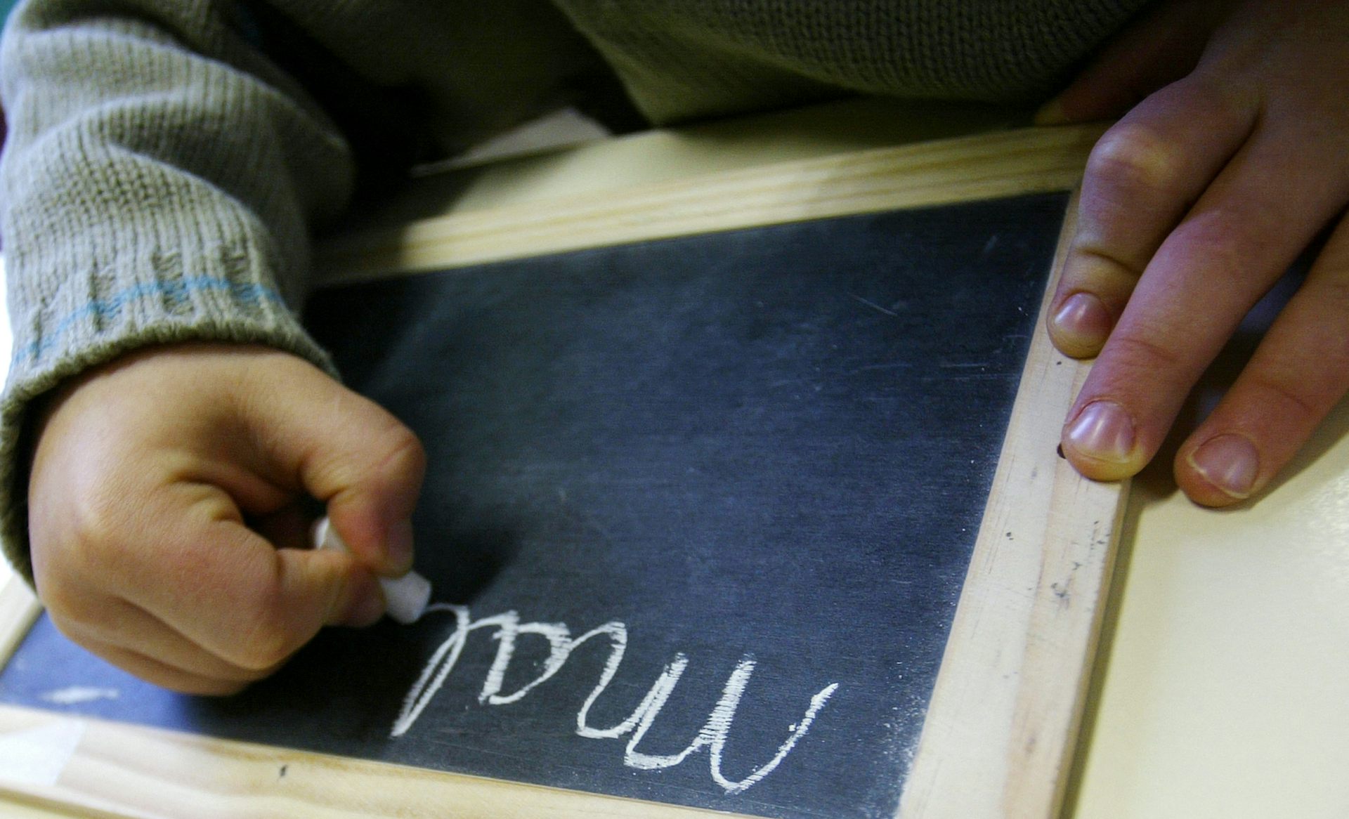 Dans une classe de cours préparatoire, en 2005, à Vachereauville, dans la Meuse. 