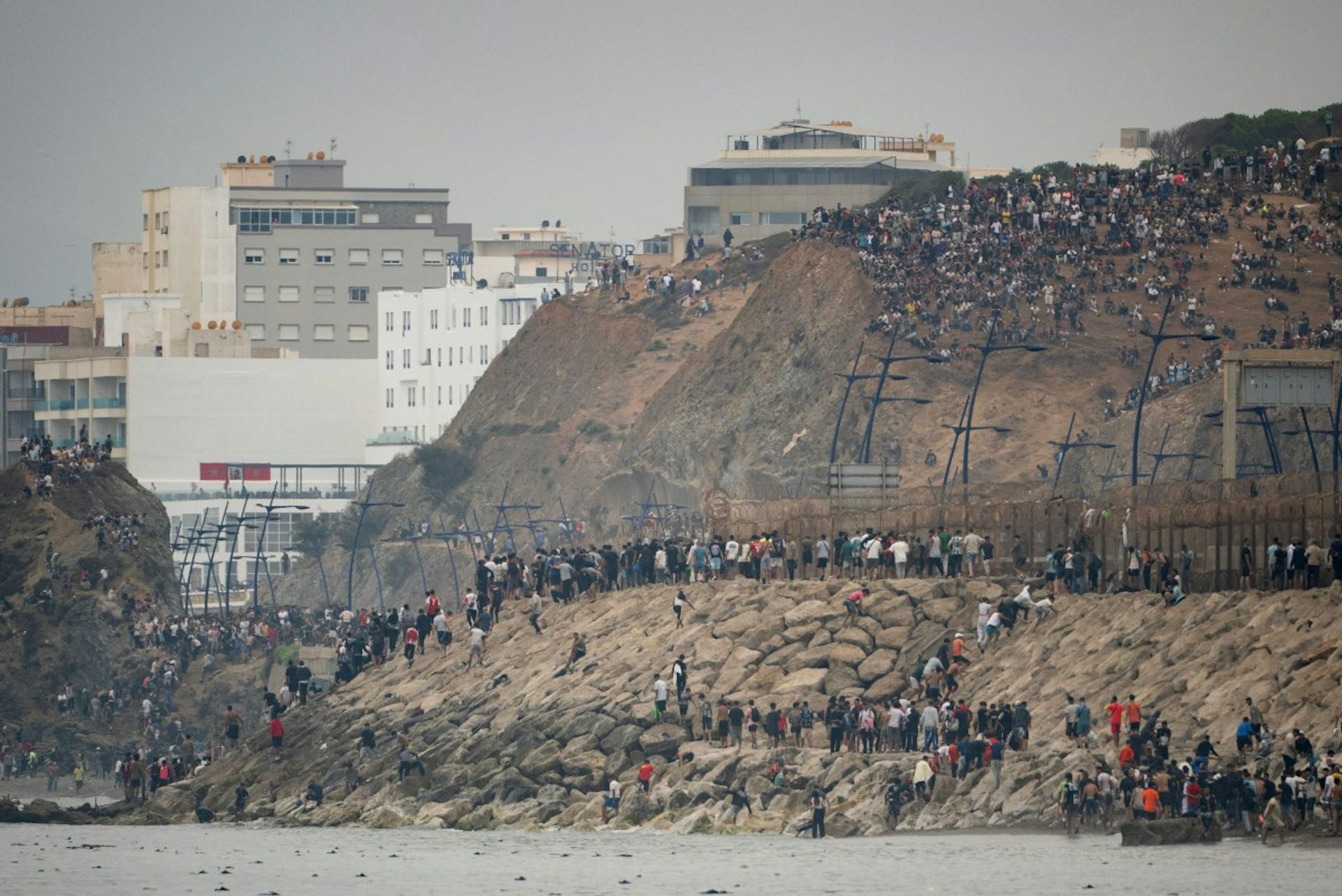 Comment la crise à la frontière de Ceuta a immédiatement servi les intérêts de l'extrême droite espagnole