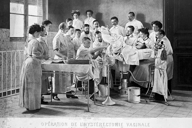 A rotogravure of a hysterectomy being performed by French surgeon Paul Segond at Paris' Salpêtrière hospital.