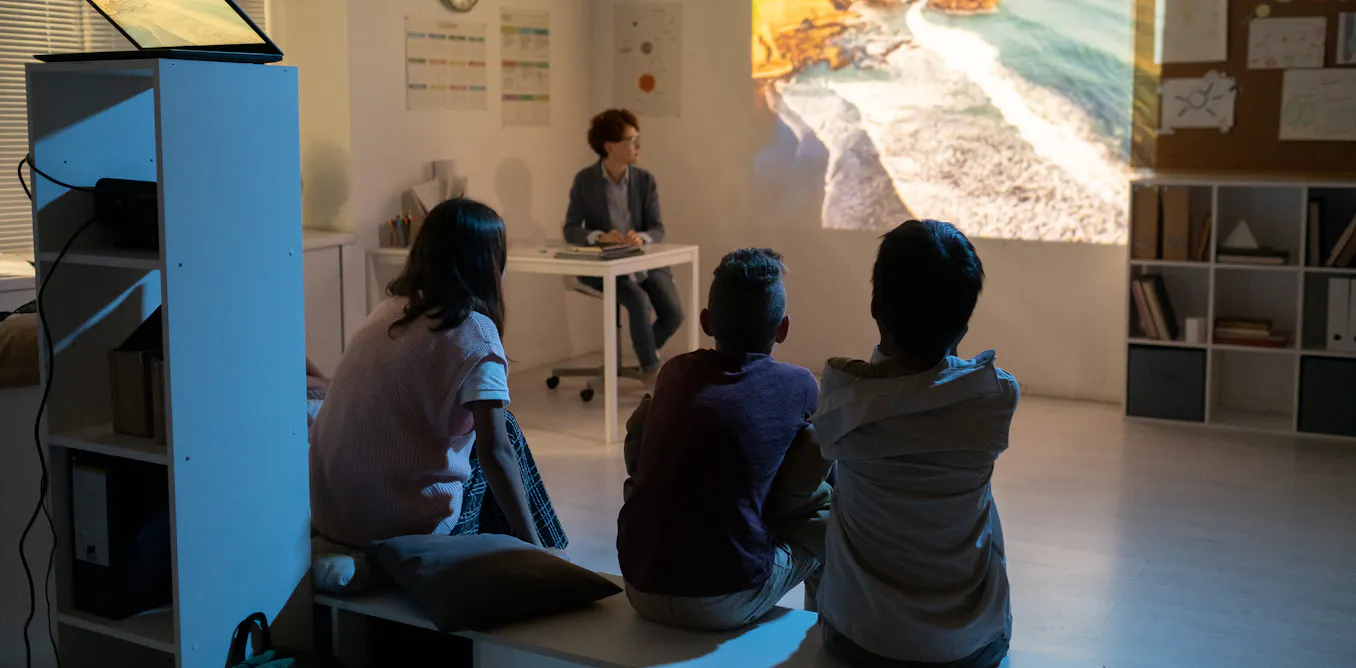 Class, let’s watch a short video – more than 75% of teachers say they use YouTube in the classroom Class, let’s watch a short video – more than 75% of teachers say they use YouTube in the classroom