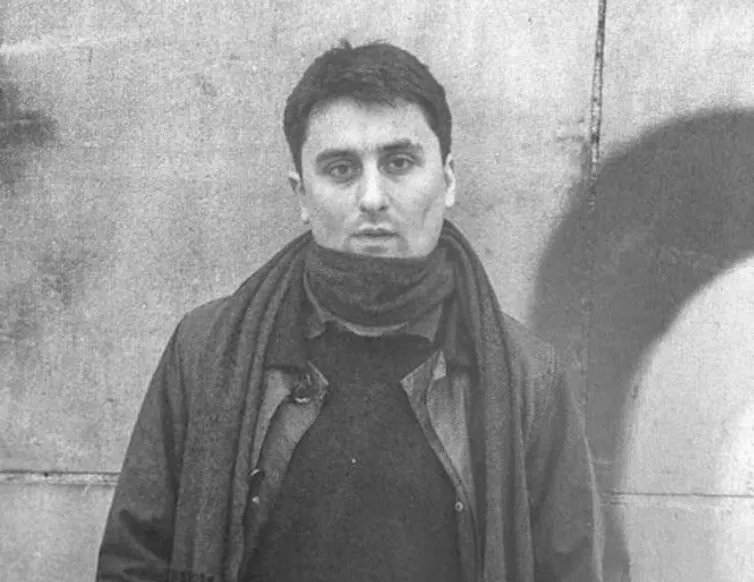 A man in a leather jacket and scarf: Anton Jäger.