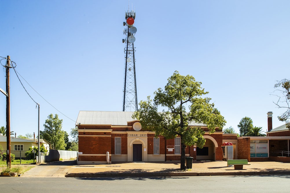 theconversation.com - Mark A Gregory - Regional and rural Australians 'left behind' by telco services - new report