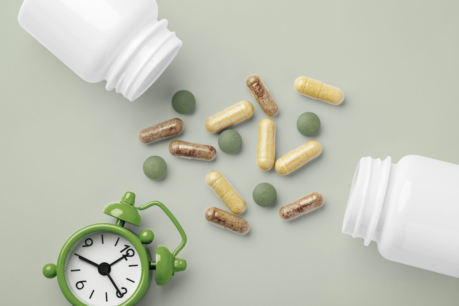 Does timing matter when you take supplements? Here’s what the evidence says