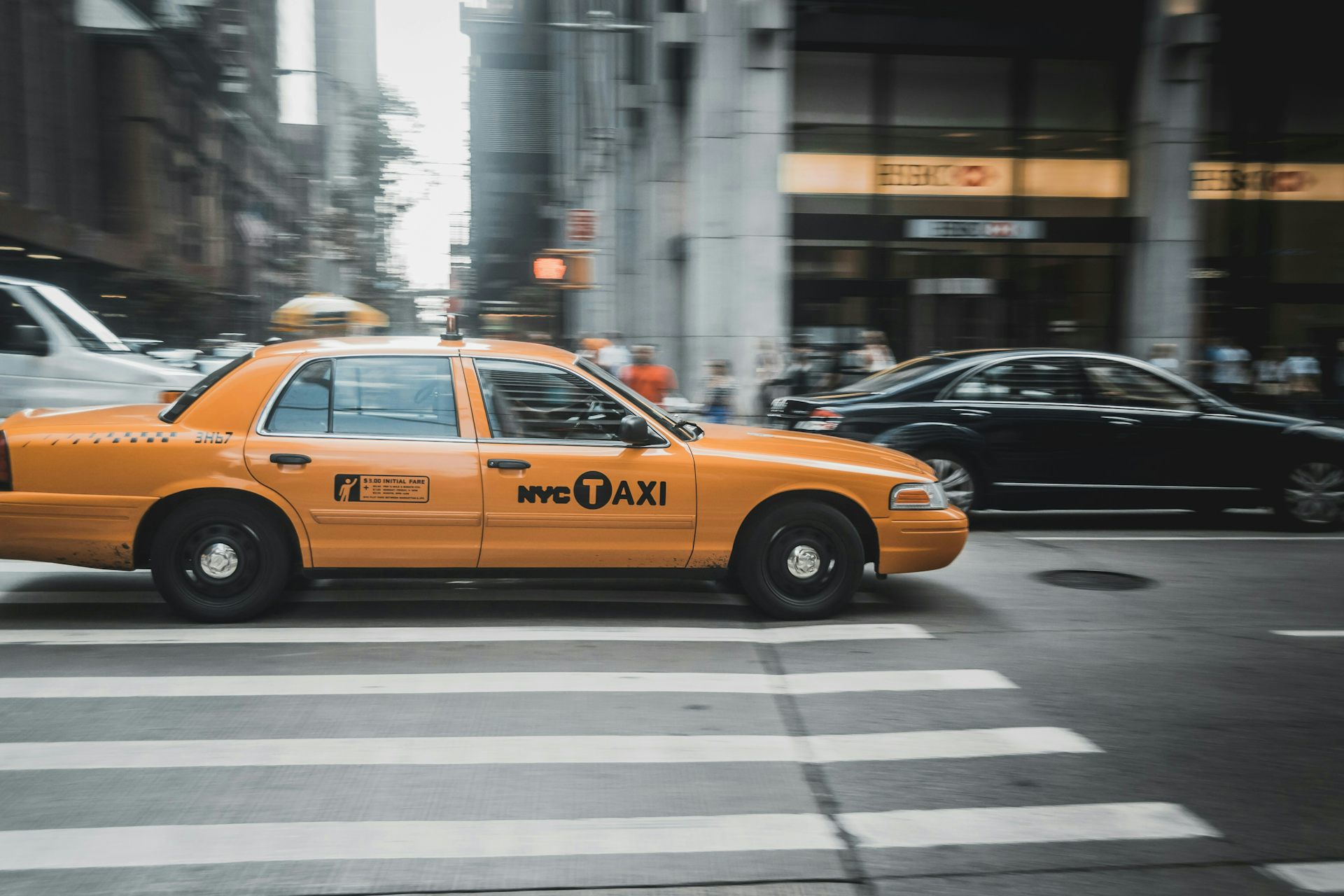 Un taxi roule à New York