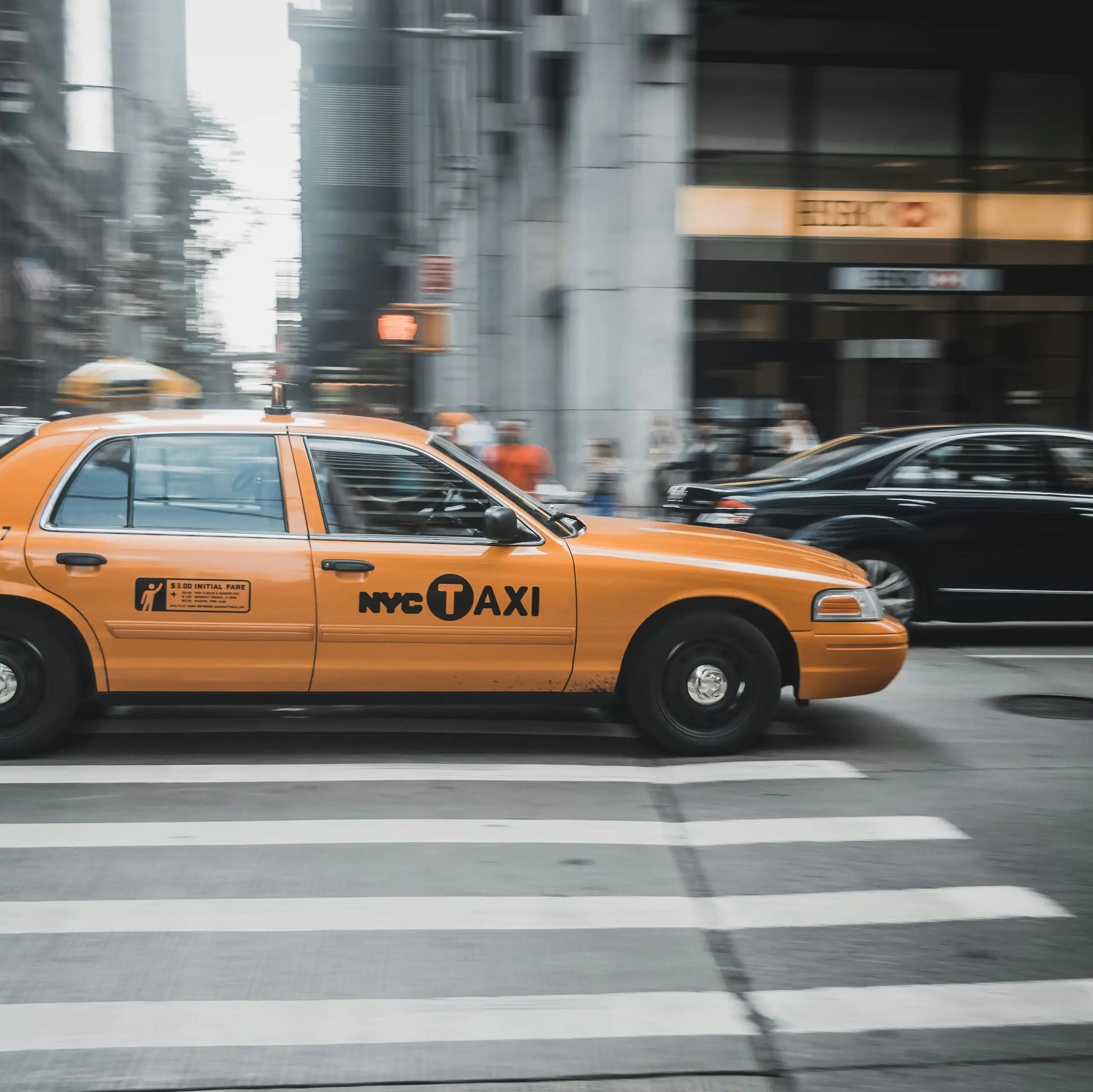 Un taxi roule à New York