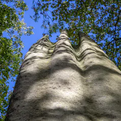 Close-up of deep grooves on the side of one of the monoliths.
