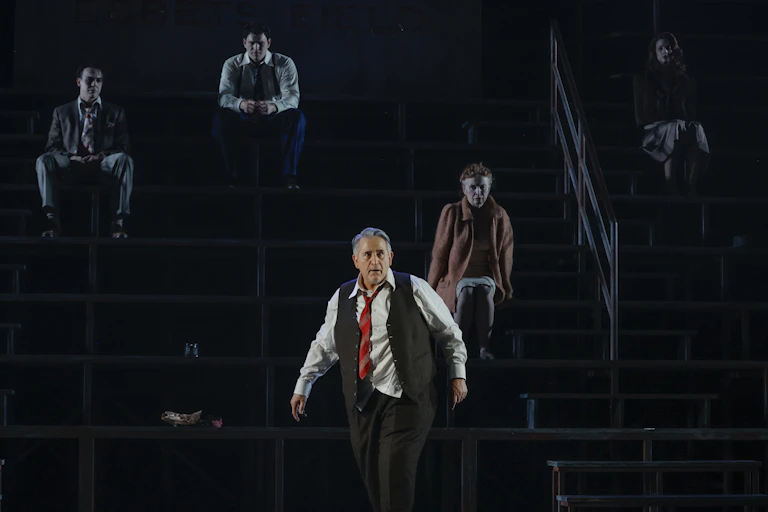 Anthony LaPaglia on stage as Willy Loman.