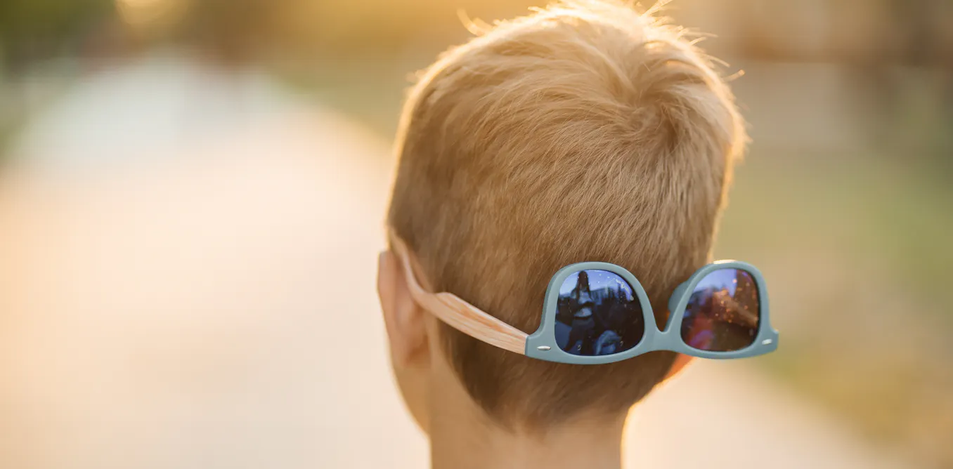 What would you see if you had one eye on the back of your head and the other in the front? What would you see if you had one eye on the back of your head and the other in the front?