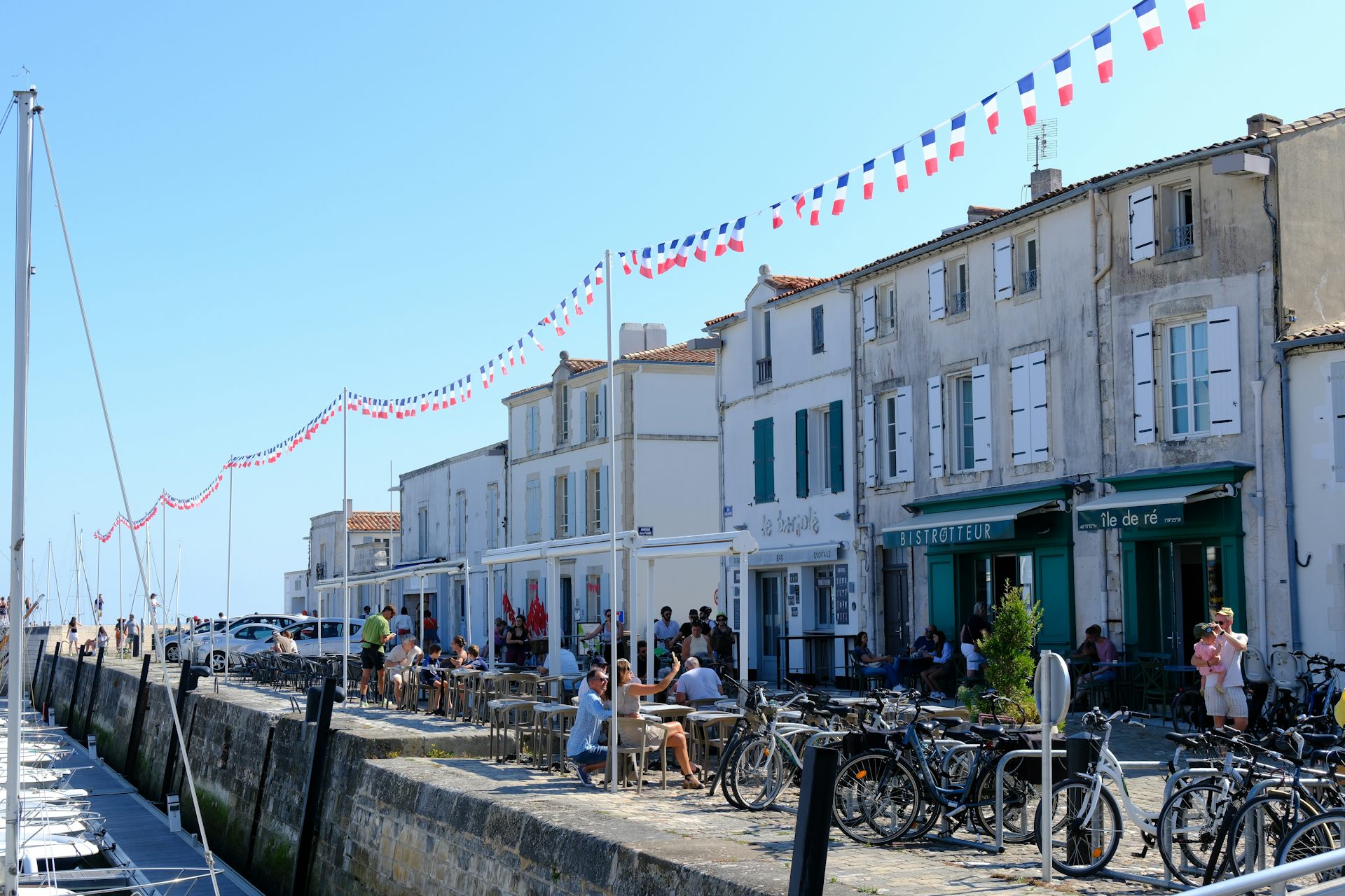 Vue des quais du port de l’île de Ré