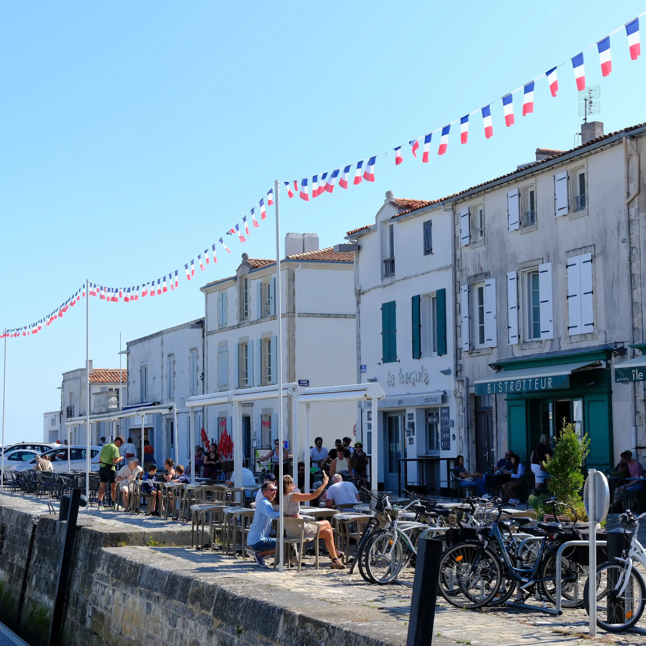 Vue des quais du port de l’île de Ré