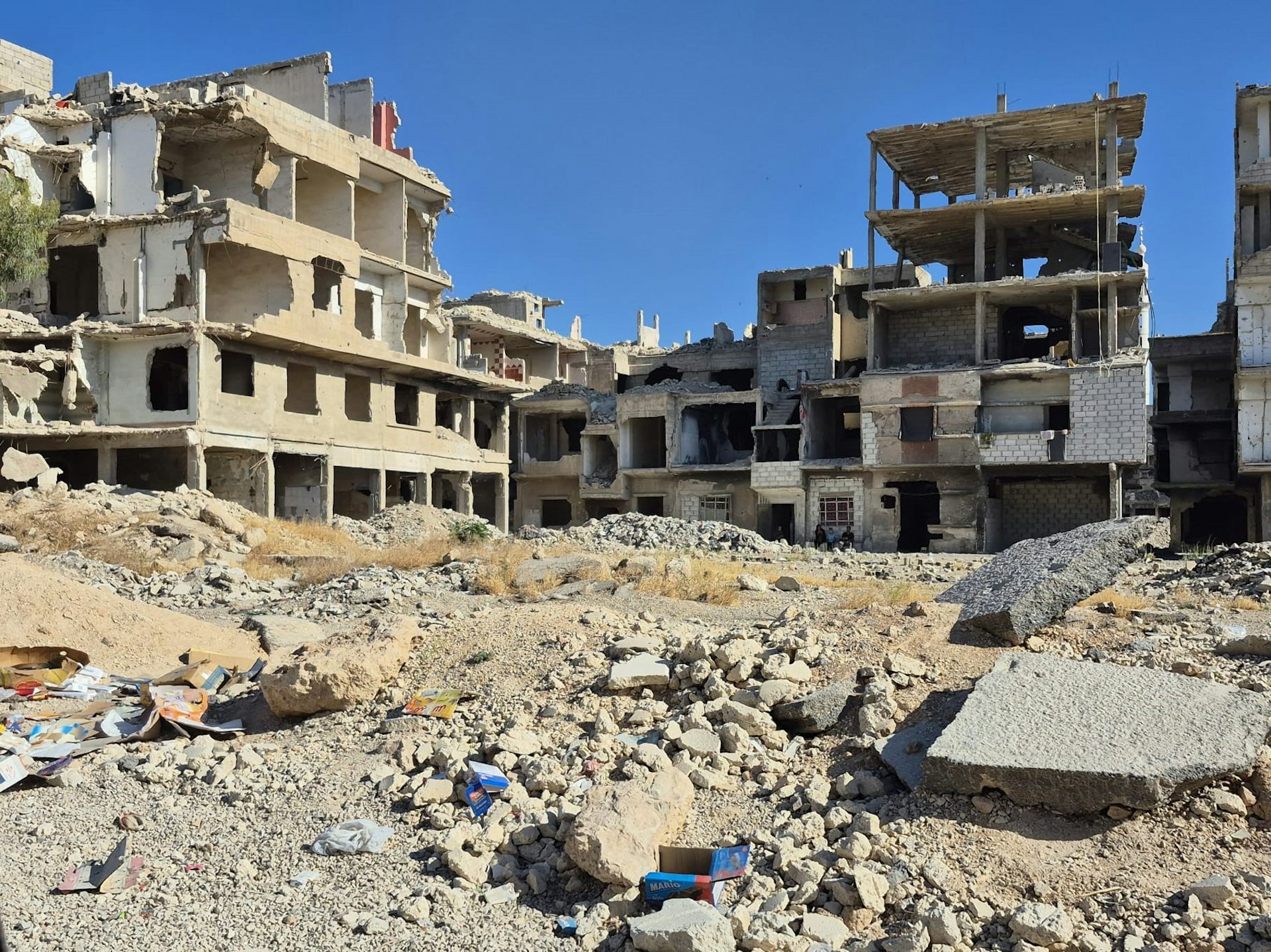 People living in ruins