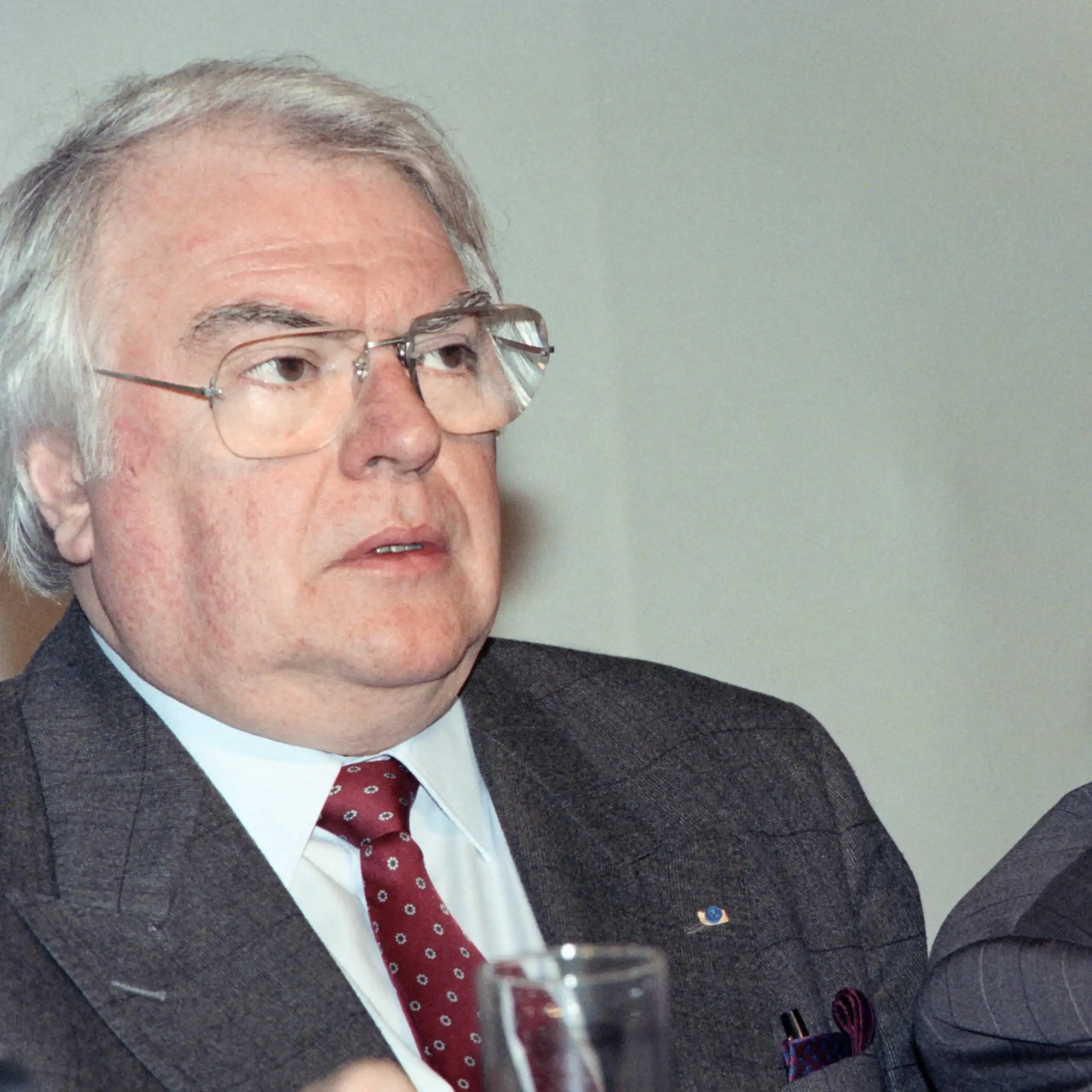 Mauroy et Rocard assis côte à côte