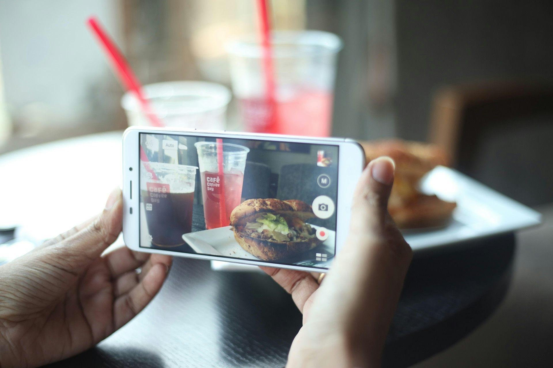 We can’t quit smartphones, but we can manage digital junk food better