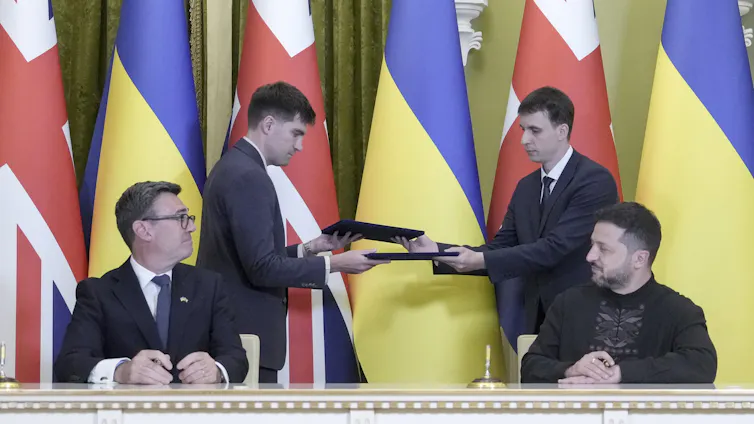 andy burnham with Volodymyr Zelensky in kyiv