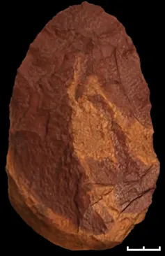 piedra tallada en cuarcita roja